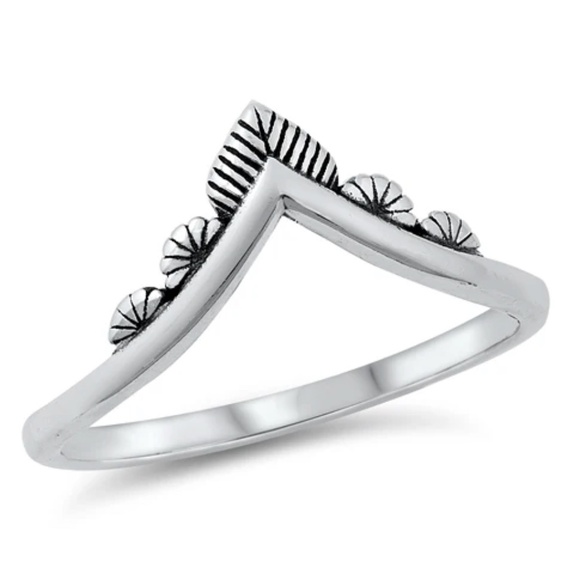 Sterling Silver V-Shaped Ring – Boho Chevron Design (size 5 or 8) - Picture 1 of 1